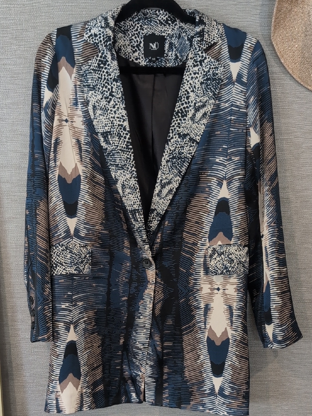 NÜ Patterned Longline Blazer Jacket in Navy and Beige